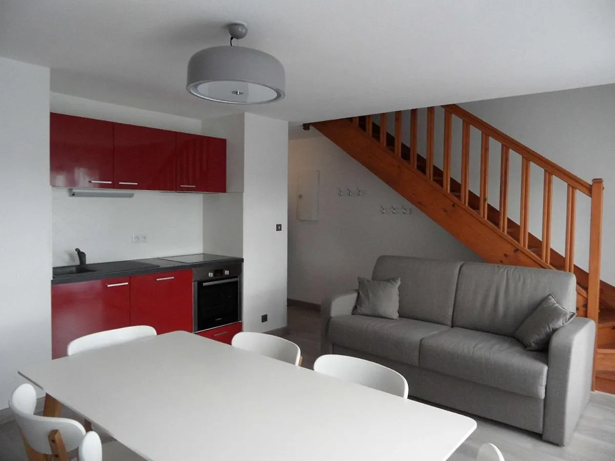 REF 122 Appartement 4 pièces avec piscine et terrain de tennis Arzon