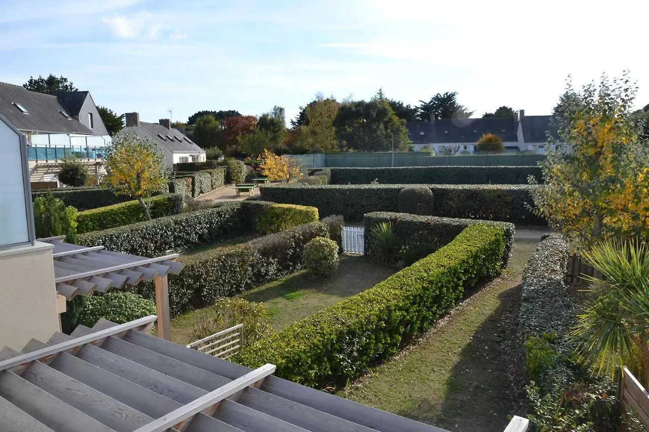 REF 122 Appartement 4 pièces avec piscine et terrain de tennis Arzon